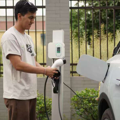 Bom preço IP65 Estação de Carregamento de VE GBT/ Type2 plug AC Wallbox Estações de Carregamento de EV on-line